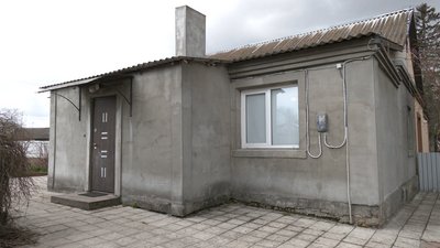 Замах в білій криниці