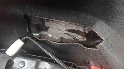 На Закарпатті прикордонники затримали авто з підробленим ідентифікаційним номером На Закарпатті прикордонники затримали авто з підробленим ідентифікаційним номером