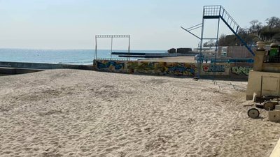 Будівництво на одеському пляжі "Золотий берег" зупинили