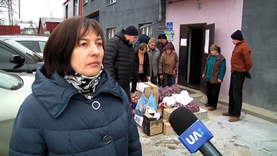 На Житомирщині учні Райківської гімназії передали продукти харчування бездомним На Житомирщині учні Райківської гімназії передали продукти харчування бездомним