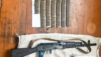 Автомат Калашникова та майже 200 патронів виявили правоохоронці у жителя Рівненщини