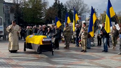 У Рівному попрощалися із добровольцями Володимиром Тарнавським та Станіславом Данильченком У Рівному попрощалися із добровольцями Володимиром Тарнавським та Станіславом Данильченком
