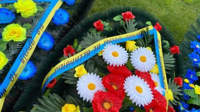 Загинули внаслідок російського обстрілу: у Черкасах попрощались із захисниками Загинули внаслідок російського обстрілу: у Черкасах попрощались із захисниками