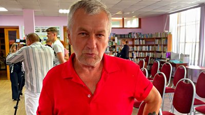 Дерусифікація бібліотек: у Прилуках з книгозбірень вилучають російську літературу Дерусифікація бібліотек: у Прилуках з книгозбірень вилучають російську літературу