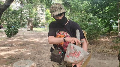 В Одесі волонтерки готують веганську їжу для військових В Одесі волонтерки готують веганську їжу для військових
