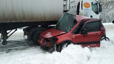 Не впоралась із керуванням: на Черкащині сталася ДТП, пасажирка загинула