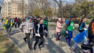 В Одесі пройшов екозабіг зі збирання сміття В Одесі пройшов екозабіг зі збирання сміття