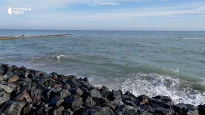 На одному з пляжів Одеси каналізація тече в море: жителі три роки шукають відповідальних На одному з пляжів Одеси каналізація тече в море: жителі три роки шукають відповідальних
