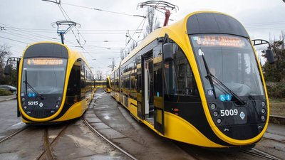 На лівому березі Києва курсують нові трамваї вітчизняного виробництва — Кличко