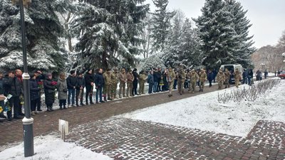 У Полтаві прощаються із Артемом Медведєєвим, який загинув на війні У Полтаві прощаються із Артемом Медведєєвим, який загинув на війні