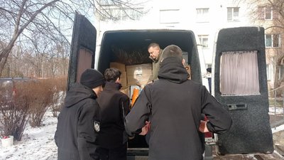 Півтори тони гуманітарної допомоги привезли з Польщі тернопільські волонтери Півтори тони гуманітарної допомоги привезли з Польщі тернопільські волонтери