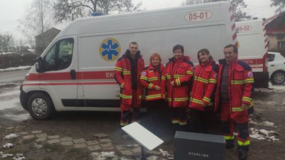 Медики швидкої на Волині отримали StarLink для безперебійного зв'язку