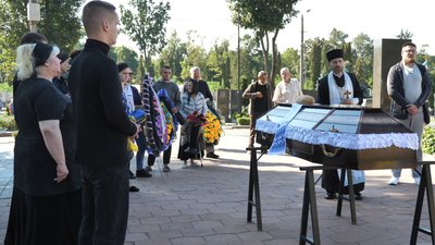 Церемонія прощання із воїном Романом Генвальдом Церемонія прощання із воїном Романом Генвальдом