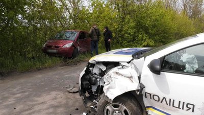 У Бердянську в ДТП потрапила автівка з офіцерами громади
