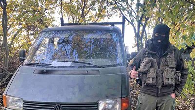 Вивів з-під вогню людей та техніку: історія волинянина, який захищає Україну вісім років