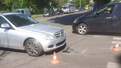 Відлетів у іншу автівку: відомі подробиці ДТП з велосипедистом у Рівному