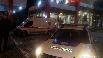 Мінування торговельного центру в Миколаєві. Поліцейські перевіряють інформацію Мінування торговельного центру в Миколаєві. Поліцейські перевіряють інформацію