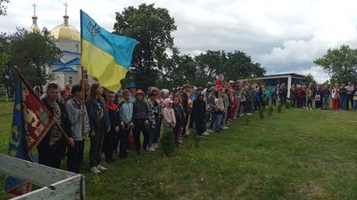 Молодь з восьми областей України таборує на Тернопільщини Молодь з восьми областей України таборує на Тернопільщини