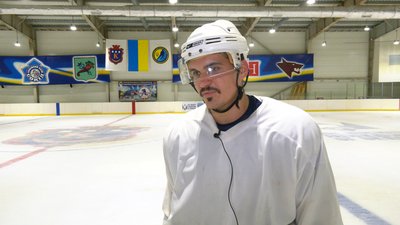 З Молодіжної ліги — у професійний хокей. Як новачки з Калуша готуються до чемпіонату України З Молодіжної ліги — у професійний хокей. Як новачки з Калуша готуються до чемпіонату України