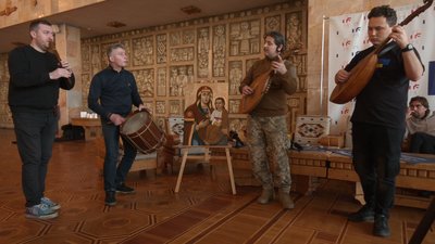 Учасники гурту "Козацька хорея" на презентації вистави "Кайдашеве сім’я" Учасники гурту "Козацька хорея" на презентації вистави "Кайдашеве сім’я"