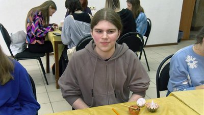У Луцьку діти військових розмальовували писанки