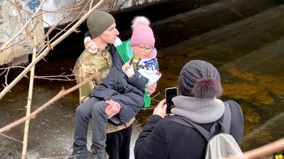 Ірпінь, Маріуполь та Чернігів: у Прилуках роблять постановочну фотосесію про життя українських міст під час бойових дій Ірпінь, Маріуполь та Чернігів: у Прилуках роблять постановочну фотосесію про життя українських міст під час бойових дій