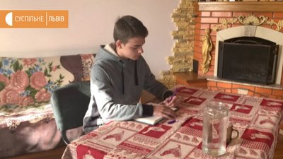 "Має бути спілкування учнів з вчителем", - думки про школу онлайн