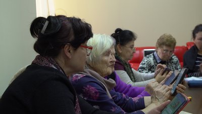 "Не сидіть під під'їздом, живіть активно!" — засновниця організації "Вік щастя" у Кропивницькому "Не сидіть під під'їздом, живіть активно!" — засновниця організації "Вік щастя" у Кропивницькому
