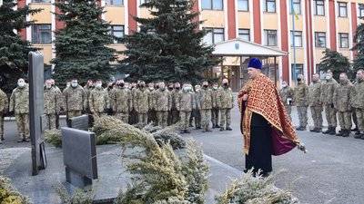 У Тернополі вшанували пам’ять військовослужбовця Володимира Єгоренка У Тернополі вшанували пам’ять військовослужбовця Володимира Єгоренка