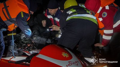 Двох неповнолітніх, один з яких зламав ногу, врятували на річці Десна на Чернігівщині