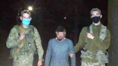 Громадянина Сирії затримали закарпатські прикордонники неподалік кордону зі Словаччиною