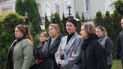 У Луцьку попрощалися з 31-річним військовослужбовцем Олександром Лаконцевим У Луцьку попрощалися з 31-річним військовослужбовцем Олександром Лаконцевим