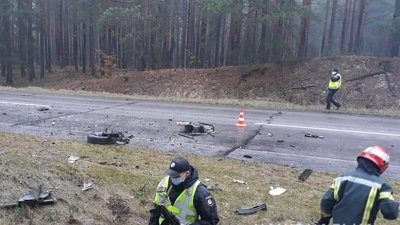 Смертельна ДТП на Волині: через зіткнення з вантажівкою загинув водій легковика Смертельна ДТП на Волині: через зіткнення з вантажівкою загинув водій легковика
