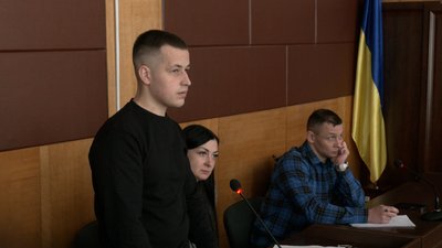 У Чернігові продовжили запобіжний захід ветерану 1-ї танкової бригади Артему Панчику