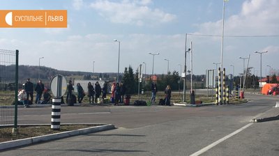 Як українці повертаються додому. Пункт пропуску "Рава-Руська"