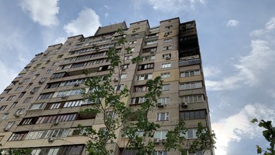 У Києві на Позняках, де стався вибух газу, спалахнула багатоповерхівка