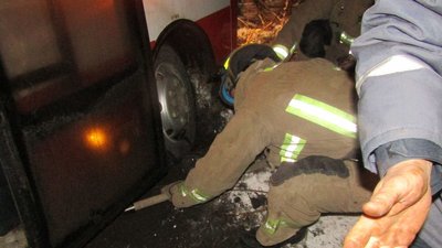 На Донеччині через ожеледицю застряг автобус з дітьми, - ДСНС. ФОТО