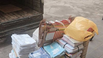 Школярі Дніпра для допомоги ЗСУ зібрали 19 тонн макулатури