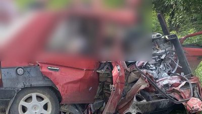 На Буковині у ДТП загинуло чотири людини, серед них 17-річна дівчина