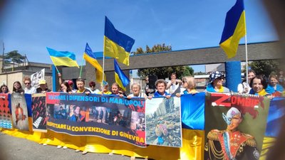Жителі Тернопільщини взяли участь в акції протесту "Врятуймо захисників Маріуполя" у Римі