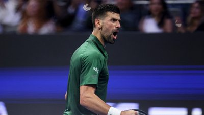 Новак Джокович під час матчу фіналу ATP 250