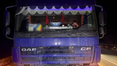 Слідчі поліції встановлюють обставини ДТП, у якій загинув 27-річний чоловік