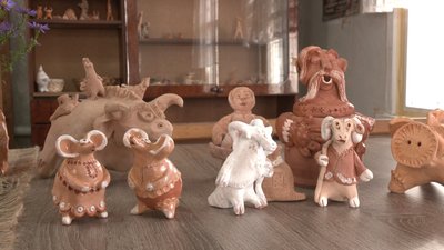 "Іграшка, що має голос". Як народжується Валківський свищик — урок від майстрині з Харківщини "Іграшка, що має голос". Як народжується Валківський свищик — урок від майстрині з Харківщини