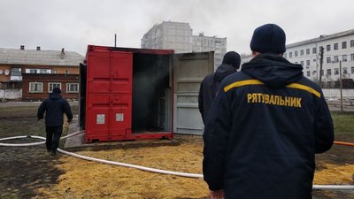 Харківські студенти-рятувальники вчаться гасити пожежі на польському тренажері