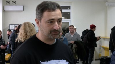 "Моторошно було: лежали трупи, сиділи поранені" – водій "Укрпошти" з Чернігова отримав відзнаку від Міністерства оборони "Моторошно було: лежали трупи, сиділи поранені" – водій "Укрпошти" з Чернігова отримав відзнаку від Міністерства оборони