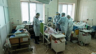 Відділення інтенсивної терапії для хворих на COVID-19 Чернівецької обласної лікарні. Чернівці, лютий 2021 року