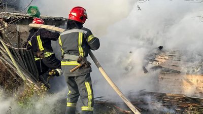 У селі на Житомирщині трирічна дитина підпалила копицю сіна орієнтовною масою 5 тонн У селі на Житомирщині трирічна дитина підпалила копицю сіна орієнтовною масою 5 тонн