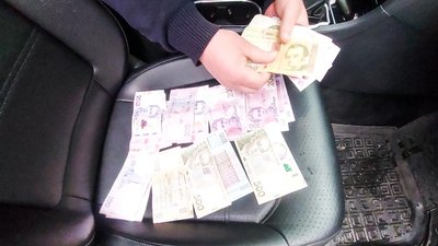 У Миколаєві затримали ймовірних учасників наркоугрупування, які намагалися підкупити поліцію У Миколаєві затримали ймовірних учасників наркоугрупування, які намагалися підкупити поліцію