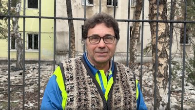 "Вбивають тих, хто не може дати відсіч. Це не війна, а бандитизм": краматорці — про вечірні бомбові удари 3 квітня "Вбивають тих, хто не може дати відсіч. Це не війна, а бандитизм": краматорці — про вечірні бомбові удари 3 квітня
