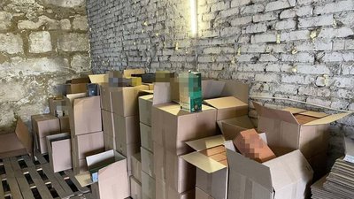 На Вінниччині двоє чоловіків продавали в інтернеті фальсифікований алкоголь На Вінниччині двоє чоловіків продавали в інтернеті фальсифікований алкоголь